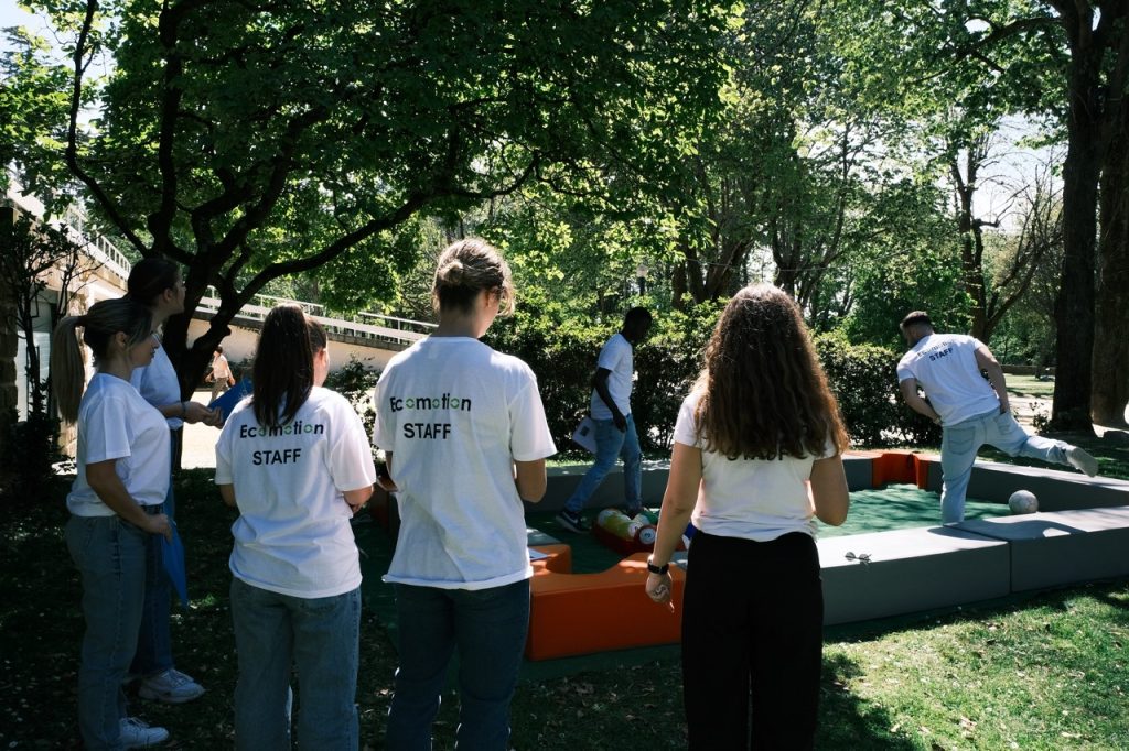 team building porto com jogos tradicionais no palácio de cristal
grupo de funcionários ecomotion
