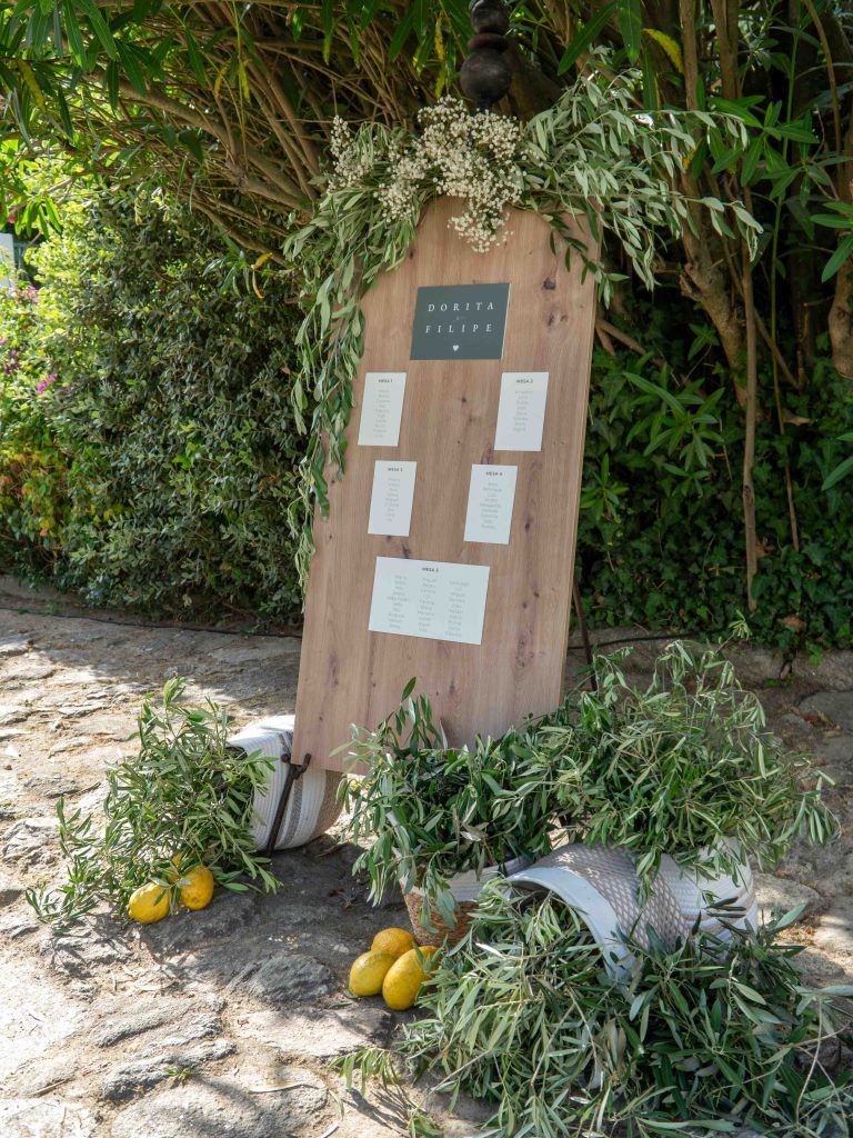 Casamento Rústico Vineyard Quinta personalizado. Fânzeres Porto. Wedding planner. Centros de mesa personalizados. Menus personalizados. Seating chart personalizado. Photobooth com impressão instantânea