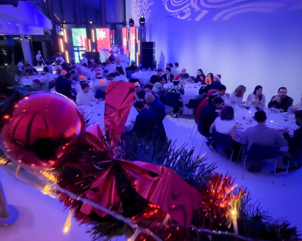 Funcionários ICT Strypes em jantar de natal mágico. Jantar de natal de empresa evento corporativo. World of Wine Vila Nova de Gaia